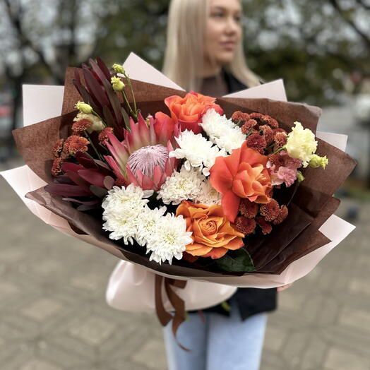 Букет с оранжевыми розами и протеей🩷🧡
