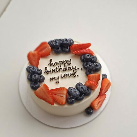 Торт happy birthday my love со свежими ягодами клубника голубика