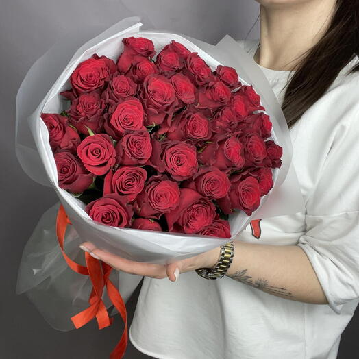 Монобукет из 35 бордовых роз