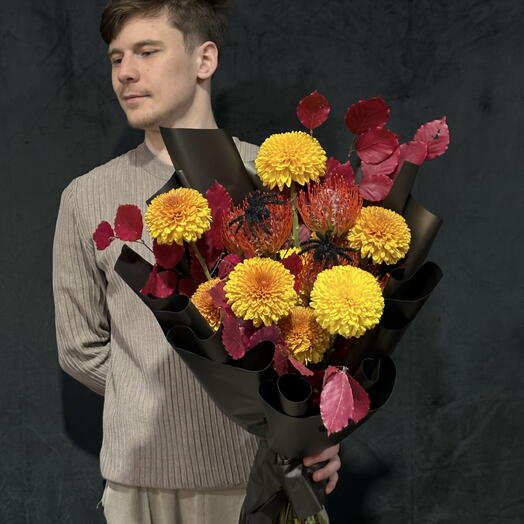 Букет на Хэллоуин с хризантемой, нутаном и листьями бука