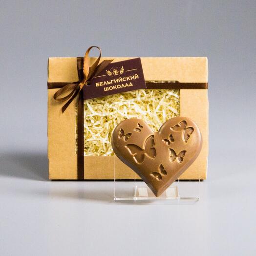 ESTATUILLA DE CHOCOLATE "CORAZÓN CON MARIPOSAS"