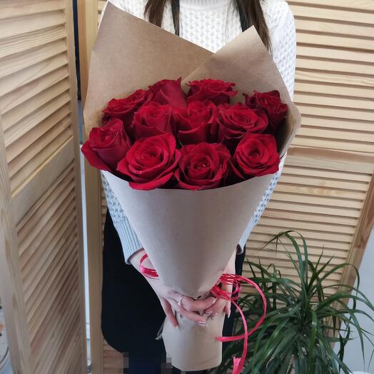 Ramo de rosas escarlatas