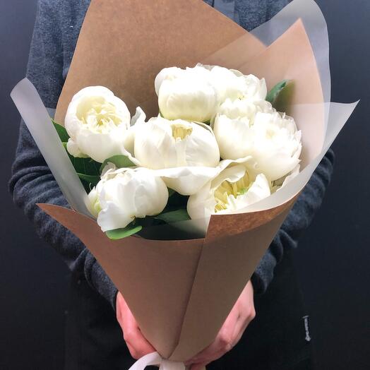 7 white peonies