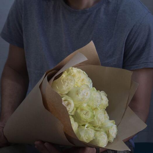 Bouquet of 13 Mondial roses