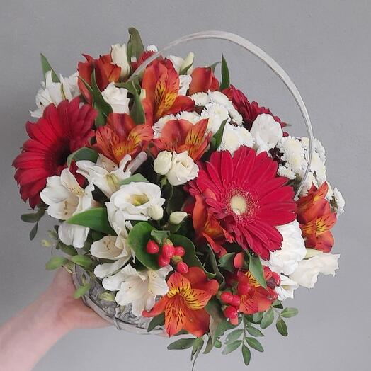 Basket with flowers 23
