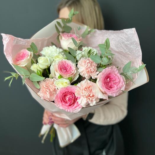 Ramo con rosas peonías Mayra
