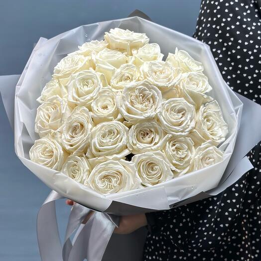 Букет из 25 пионовидных белых роз