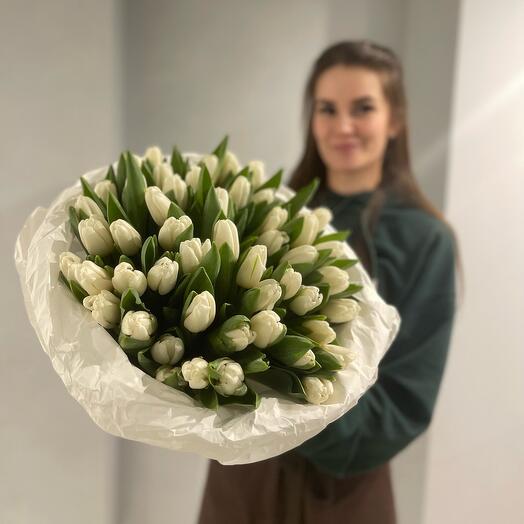 Монобукет из 51 белых тюльпанов