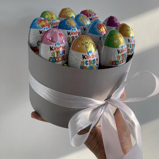 Шляпная коробка с киндерами