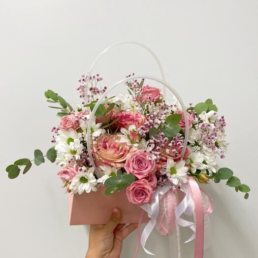 Delicate handbag with flowers