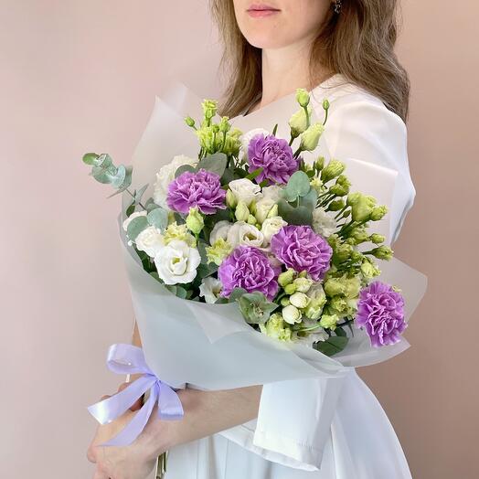 Эустома и фиолетовые гвоздики. Флау 067