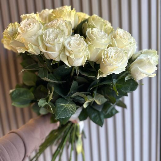 Белые розы 37