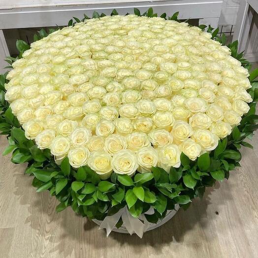 Корзина с цветами