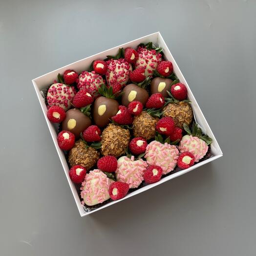 Chocolate-covered Strawberry set 3