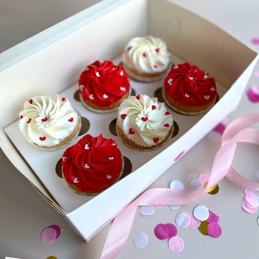 Капкейки ванильные 6 штук, сладкий подарок маме, подруге, жене, девушке