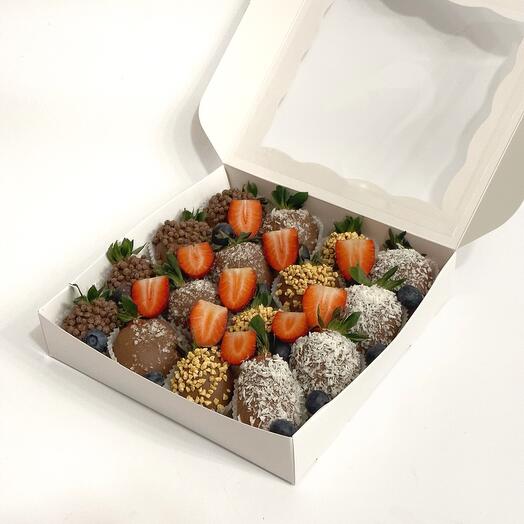 Клубника в молочном шоколаде и взрывная карамель 9/16-20шт