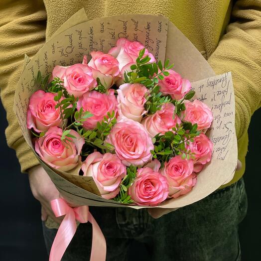 A bouquet of 15 roses is a great gift