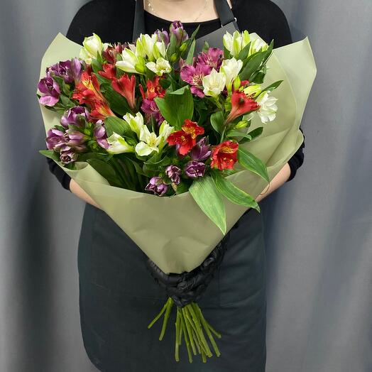 Букет из альстромерией 15