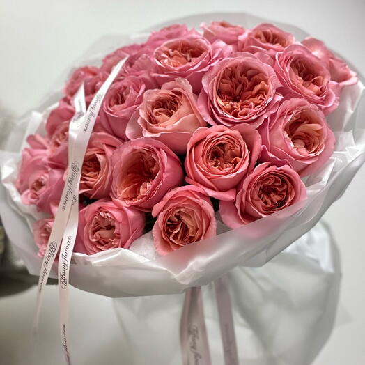 Bouquet from TIFFANY studio peony-shaped roses / 25 pink expression roses