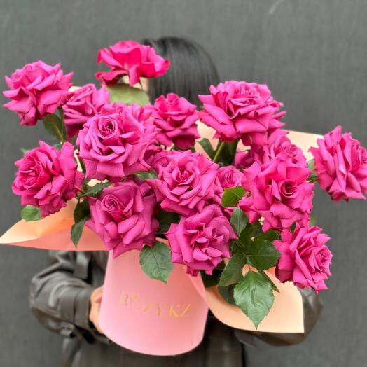 Стильная композиция из 19 французских роз