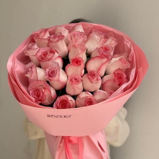 Букет из 25 розовых роз