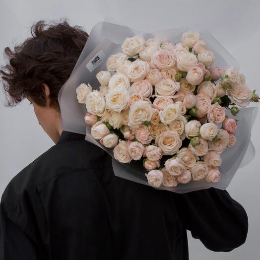 Букет нежных кустовых пионовидных роз, 19 шт