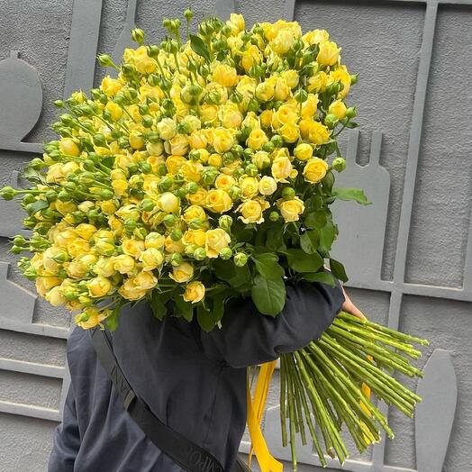 Кустовые розы желтые