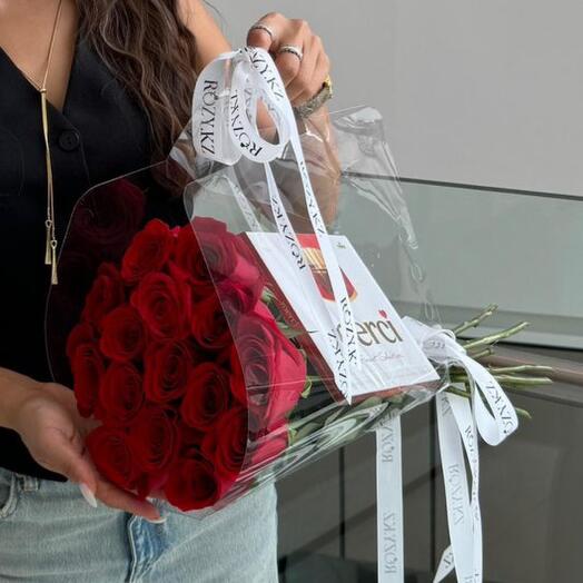 Комбо с сумочкой из 15 роз и Merci