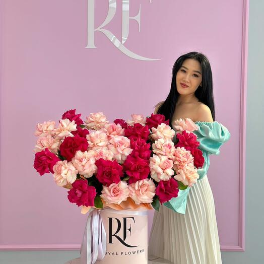 Композиция Гигант из розовых и малиновых роз