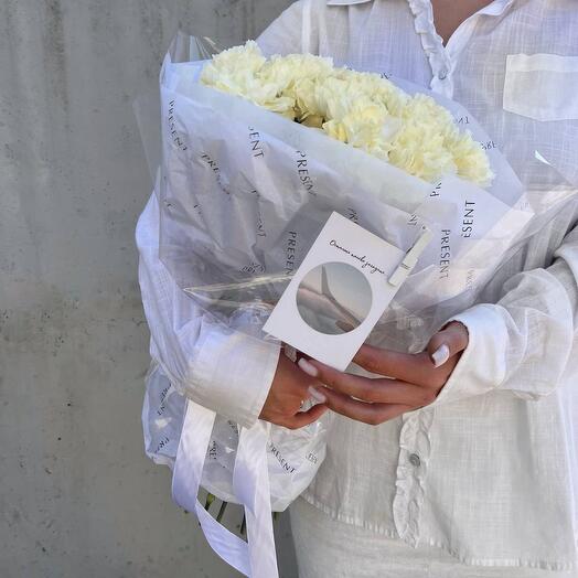 Монобукет из 15 белых гвоздик