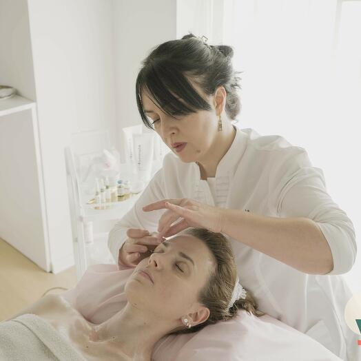 Массаж лица и уход | Face massage and beauty procedure