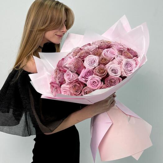 Нежный букет из 51 розы