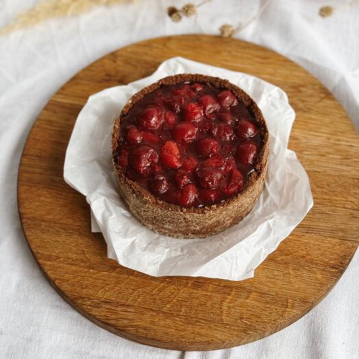 Cheesecake with cherries