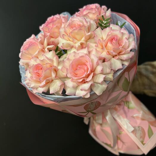 Француз раушандарының гүл шоқы