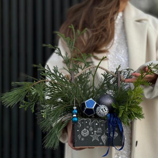 Композиция в деревянном ящике BLUE