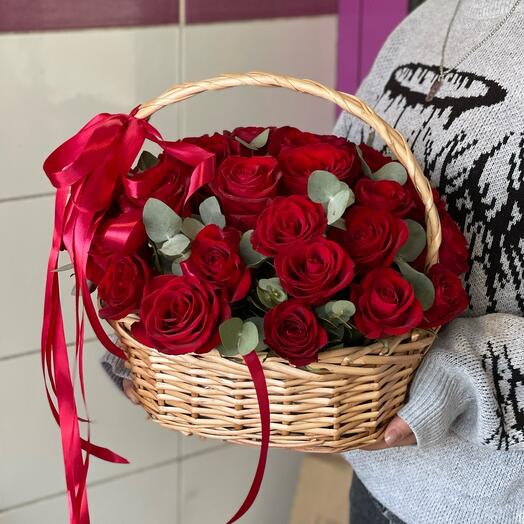 Корзина из 45 красных роз