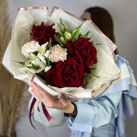 Комплимент с ажурными розами