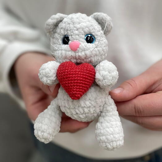 «Котик с сердечком»  игрушка ручной работы