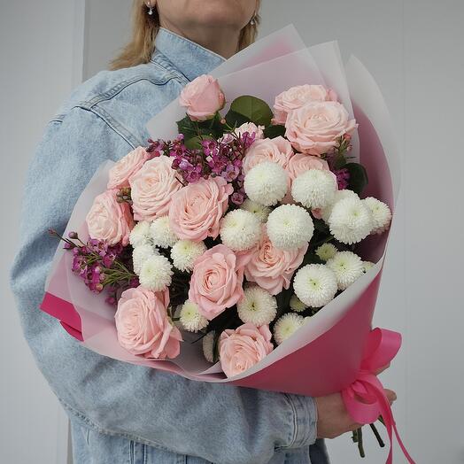Bouquet of bushy peony-shaped roses of the Madame Bombastic variety, bush chrysanthemums of the Newton and Waxflower varieties