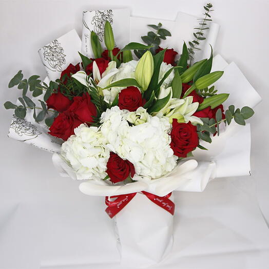 Valentine Elegant Roses N Hydrange Bouquet