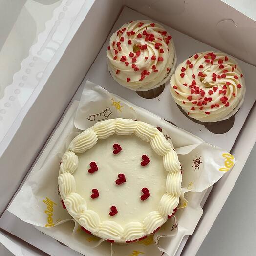 Набор «Бенто + 2 капкейка» с сердечками