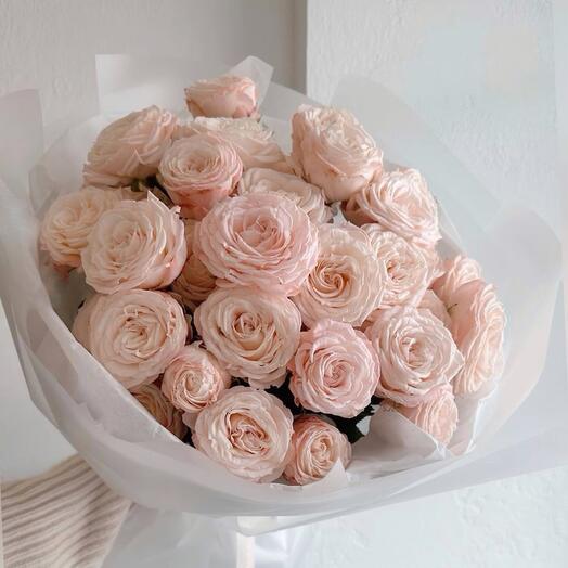 Ramo de rosas peonías