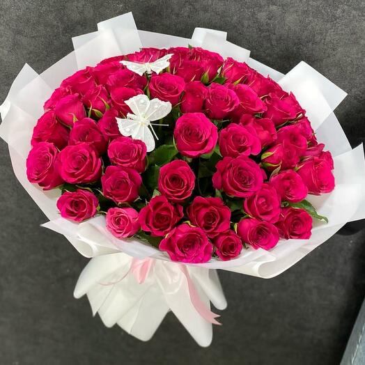 51 роза с бабочками