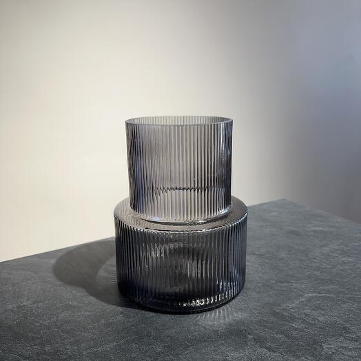 Черная ваза