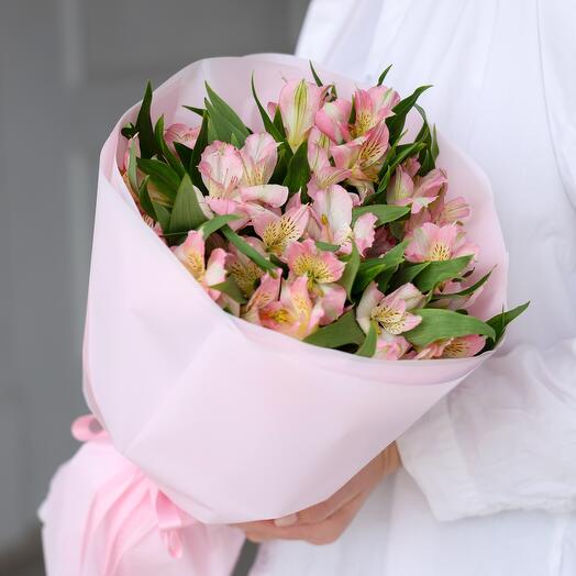 Bouquet of pink alstroemeria
