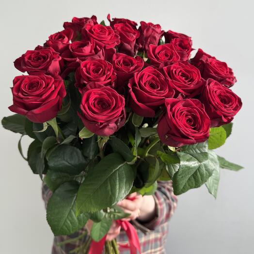 Букет из 21 красной розы 60 см