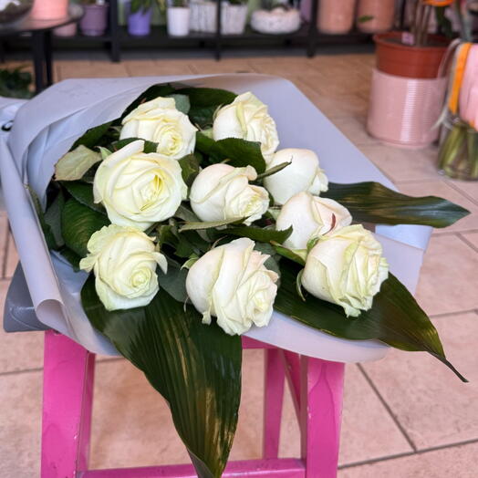 Buquê fúnebre de rosas brancas