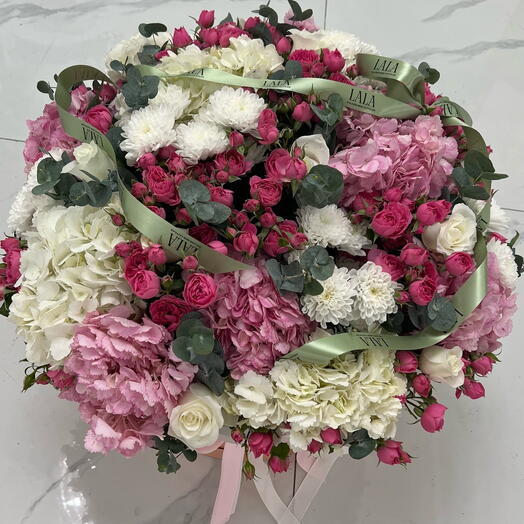 Цветы в коробке из экзотики