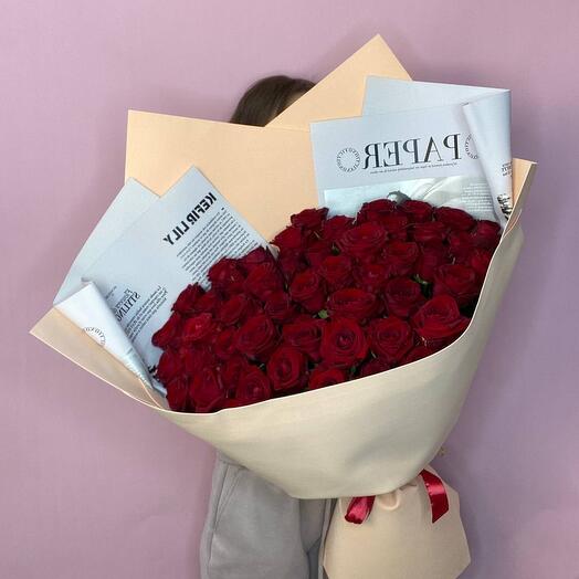 Вау цена 🤩 51 роза в оформлении