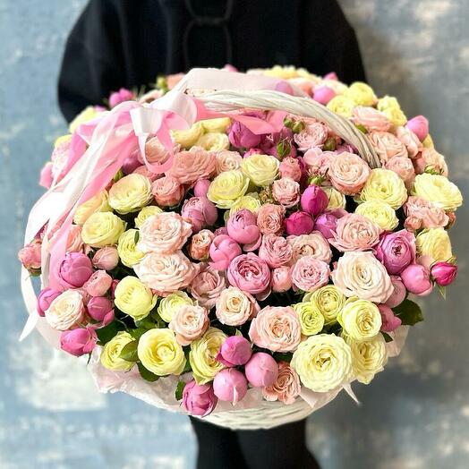 Корзина с пион розами микс